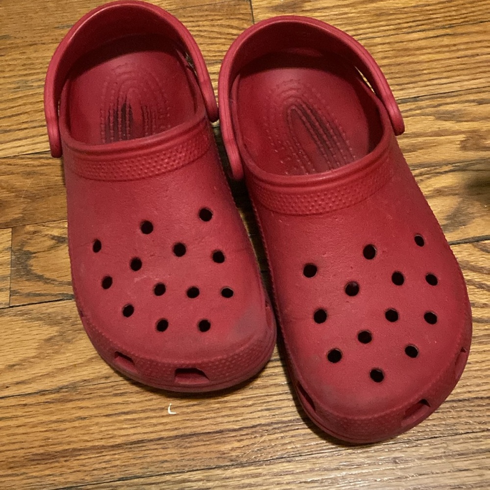 Red Crocs - Picture 4 of 4